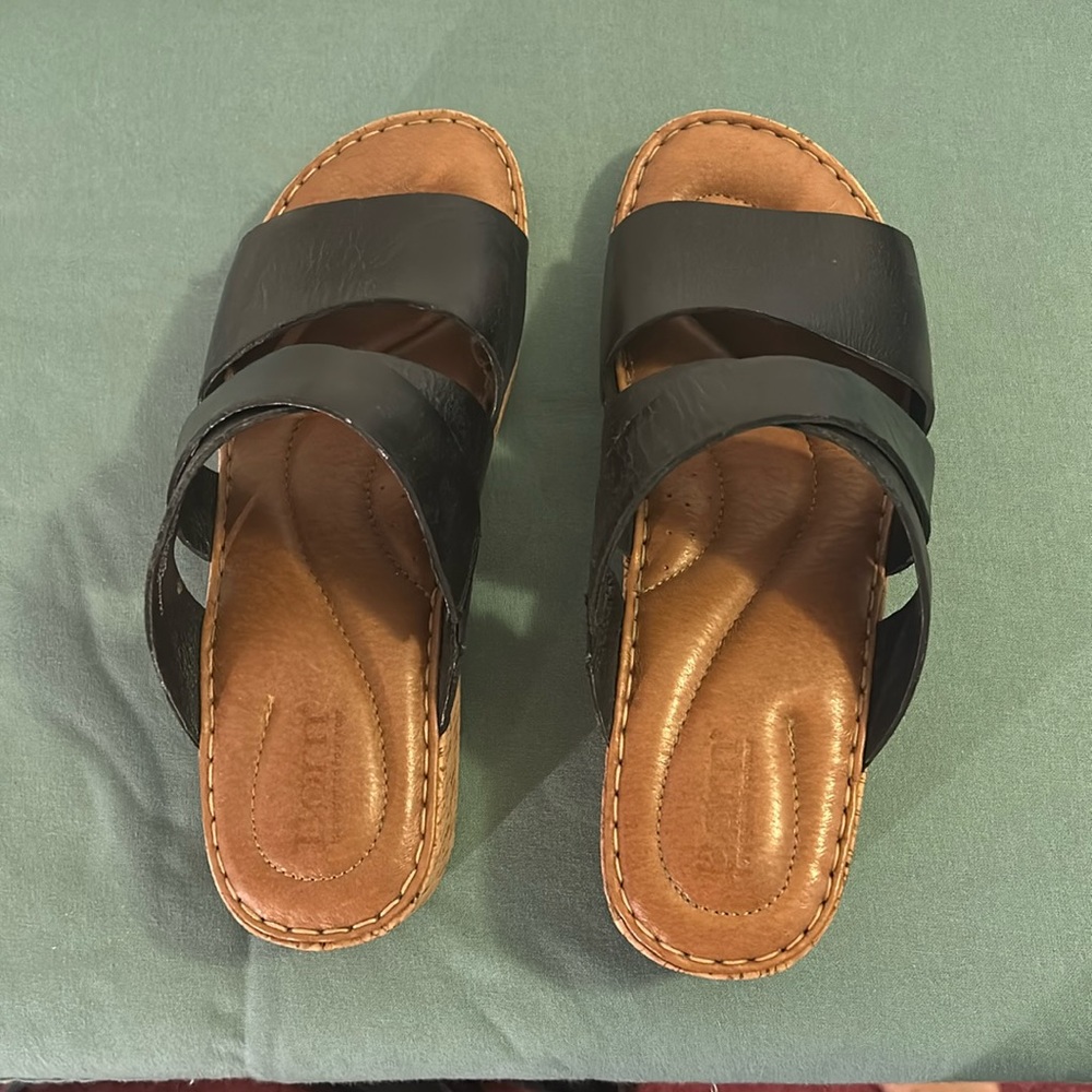 Born women’s size 10 black leather sandals